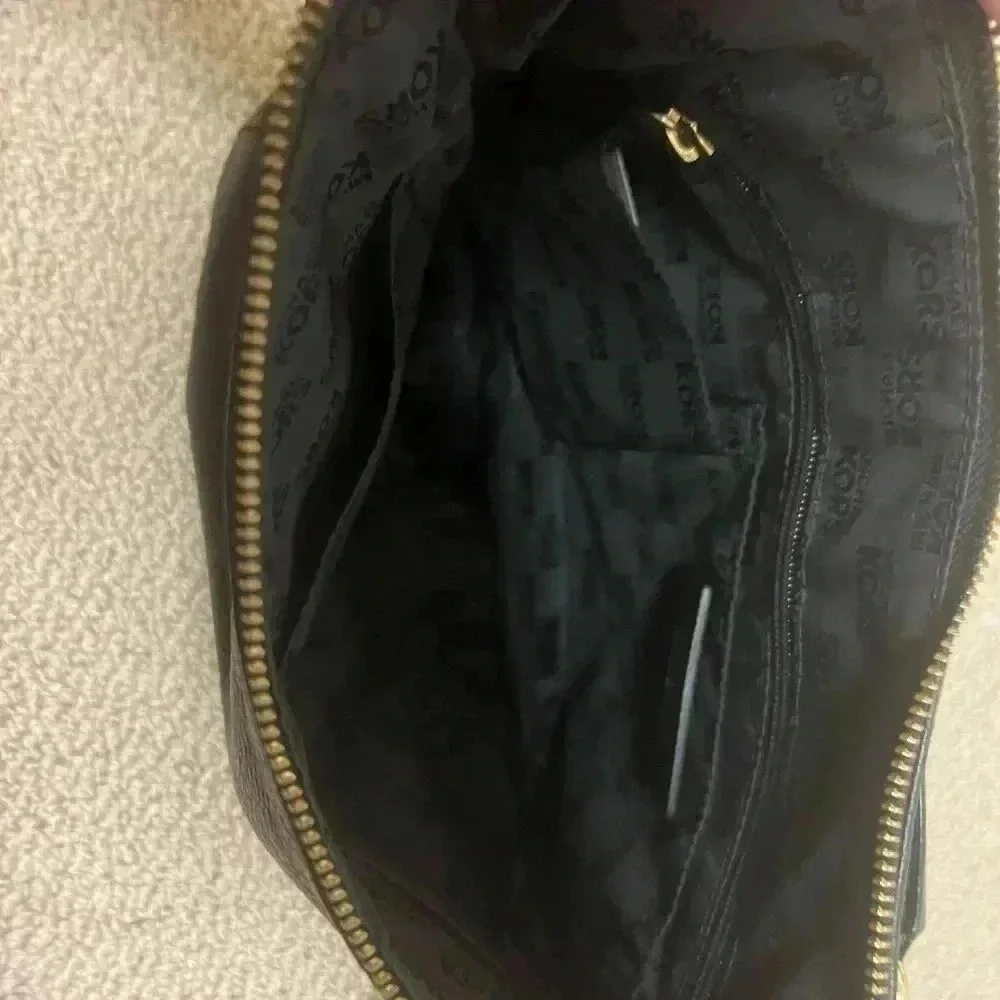 MICHAEL KORS BLACK OVER THE SHOULDER BAG